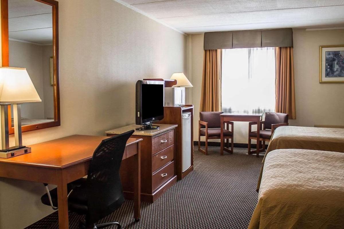 Baymont By Wyndham Youngstown Exterior foto