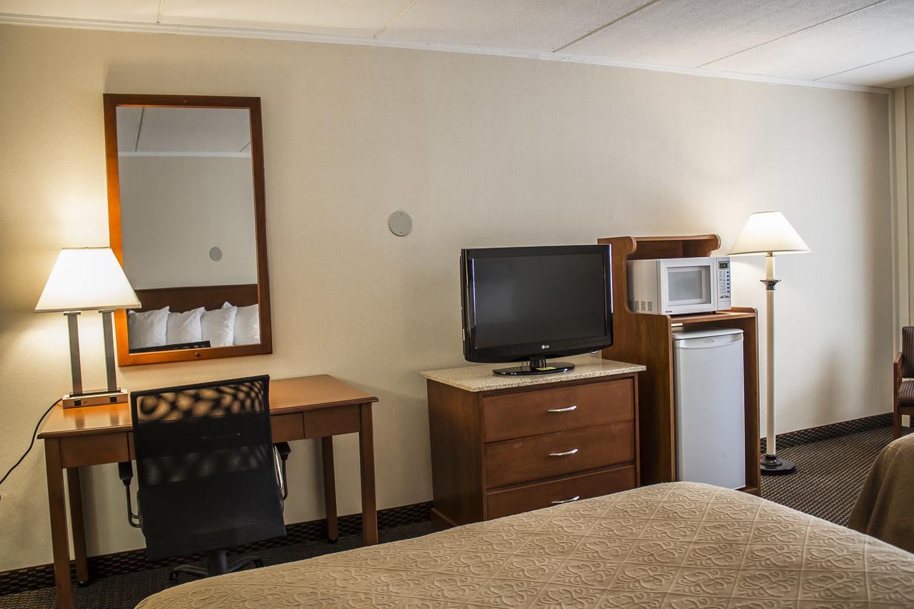 Baymont By Wyndham Youngstown Exterior foto